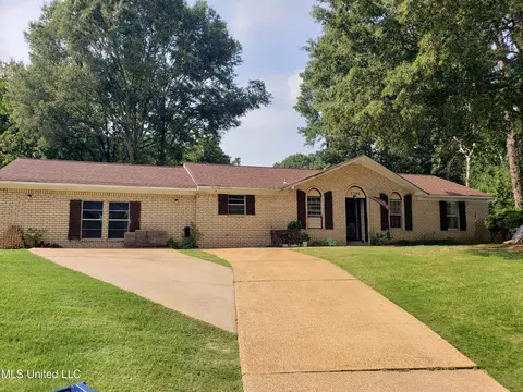 5746 Choctaw Dr, Horn Lake, MS 38637