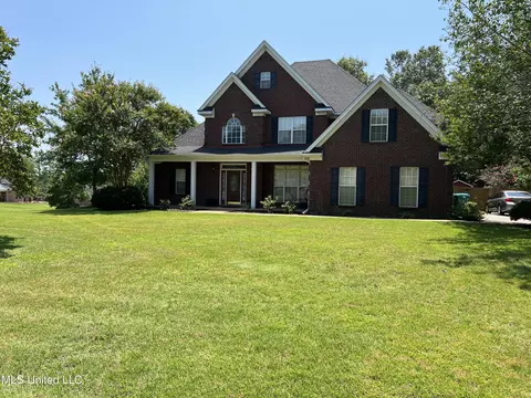 10167 Cypress Lake Dr, Olive Branch, MS 38654