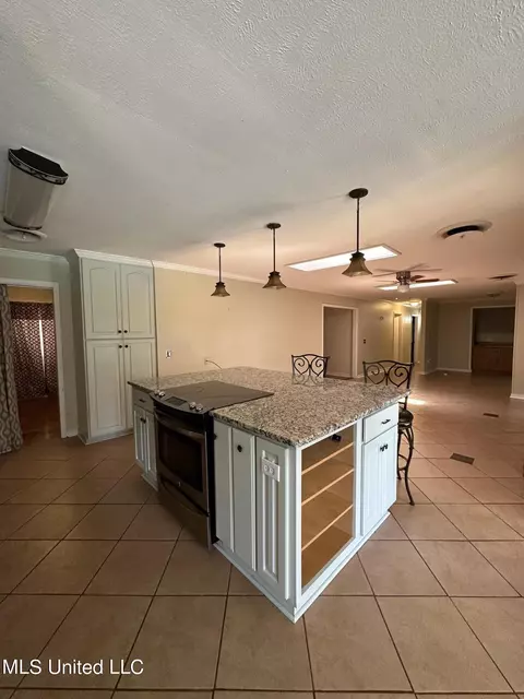 5837 Kings Place Pl, Jackson, MS 39211 photo 2