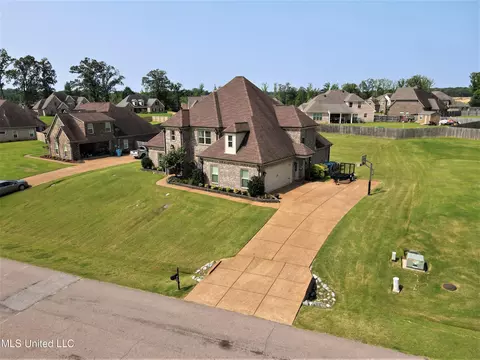 4693 Bakersfield Dr, Nesbit, MS 38651 photo 3