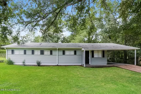 3341 Suncrest Dr, Jackson, MS 39212