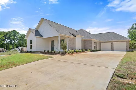 880 Long Leaf Cir, Brandon, MS 39042