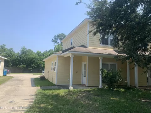 107 Earle Taylor Ln, Ocean Springs, MS 39564