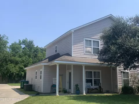119 Earle Taylor Ln, Ocean Springs, MS 39564