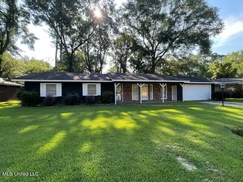 5154 N Hill Dr, Jackson, MS 39211
