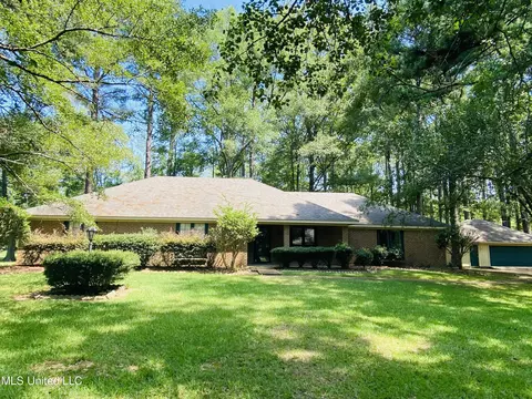 544 N Springlake Cir, Terry, MS 39170
