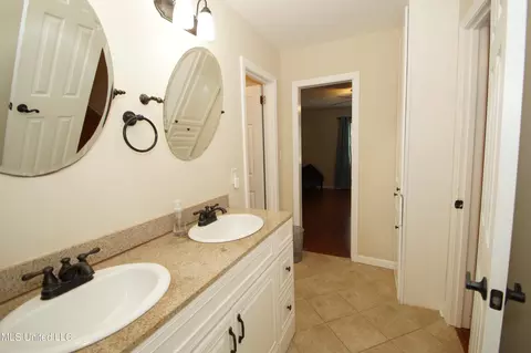 1329 Robert Dr, Jackson, MS 39211 photo 20
