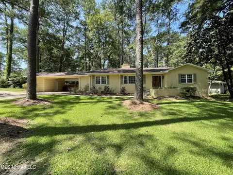 1329 Robert Dr, Jackson, MS 39211