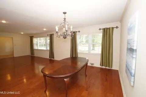 1329 Robert Dr, Jackson, MS 39211 photo 14