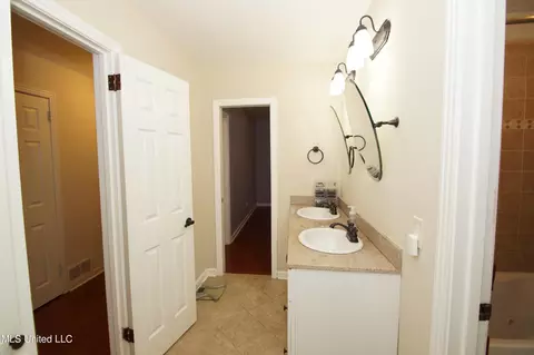 1329 Robert Dr, Jackson, MS 39211 photo 18