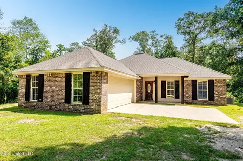 57 Napier Rd, Seminary, MS 39479