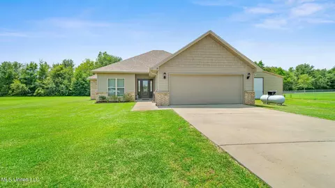 35 Bear Path, Picayune, MS 39466