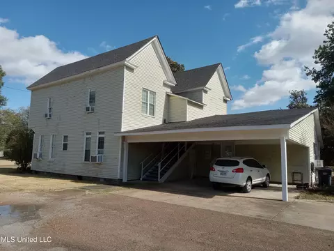106 E Augusta St, Indianola, MS 38751 photo 3