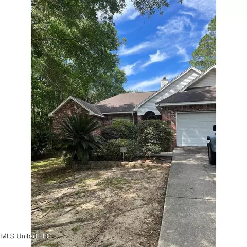 8304 Meadowdale Dr, Gautier, MS 39553