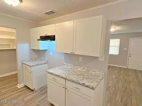 Kitchen - 64 Hicks Ln, Laurel, MS 39443 photo 3 of 3