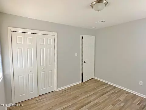 Bedroom - 64 Hicks Ln, Laurel, MS 39443 photo 3 of 4