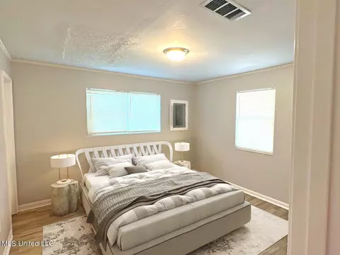 Bedroom - 64 Hicks Ln, Laurel, MS 39443 photo 2 of 4