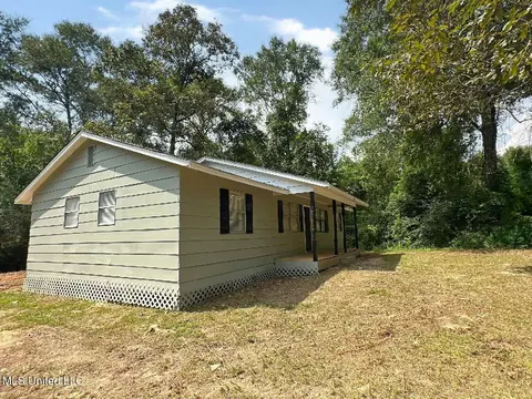 Exterior - 64 Hicks Ln, Laurel, MS 39443 photo 4 of 5