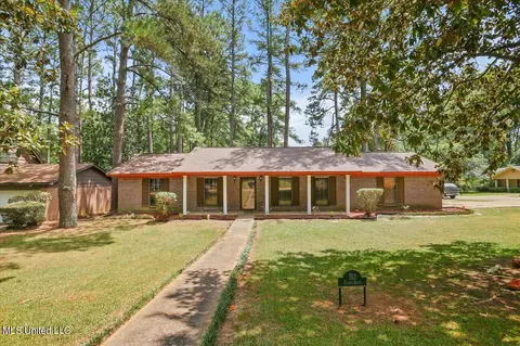 193 Fox Run Dr, Jackson, MS 39212