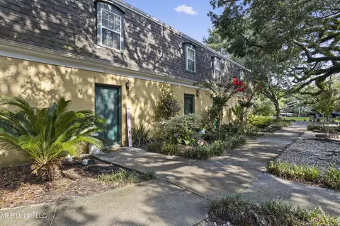 3310 Washington Ave #1301, Pascagoula, MS 39581