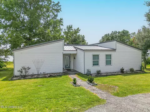19559 E Riverline Dr, Saucier, MS 39574 photo 2