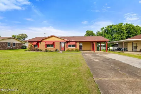 913 S Linden Ave, Greenwood, MS 38930