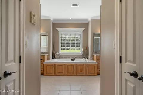 140 Winter Oaks Dr, Lamar, MS 38642 photo 11