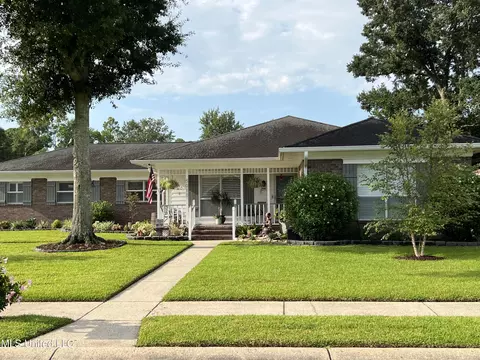 5010 Plantation Dr, Long Beach, MS 39560