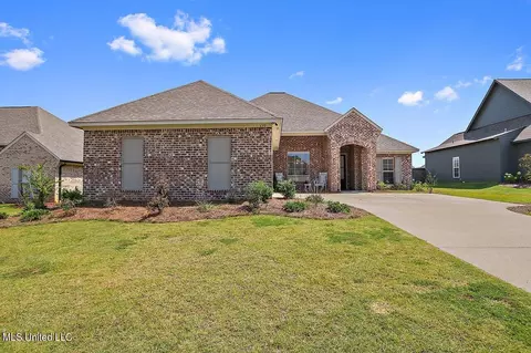 613 Peregan St, Canton, MS 39046