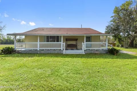 1024 W Railroad St, Long Beach, MS 39560