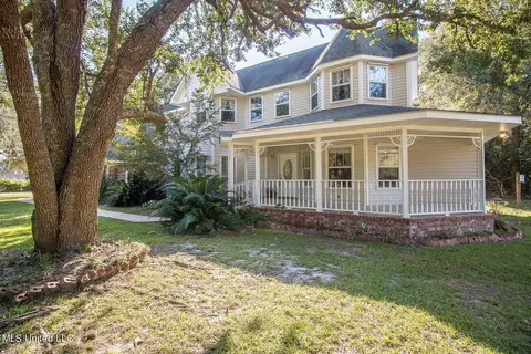 22465 Heritage Dr, Pass Christian, MS 39571