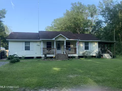 1237 Roys Rd #B, Gautier, MS 39553