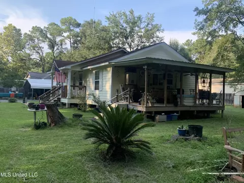 1237 Roys Rd #B, Gautier, MS 39553 photo 3