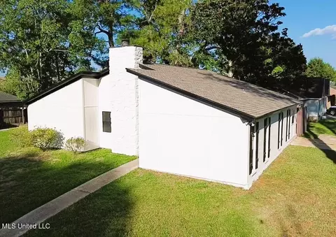 6600 Amherst Dr, Ocean Springs, MS 39564