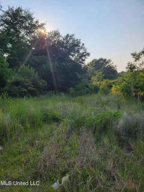 6084 Central Rd, Bay Saint Louis, MS 39520