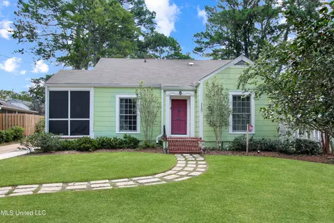 110 Pinehaven Dr, Jackson, MS 39202