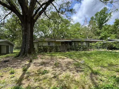 2935 Lakewood Dr, Jackson, MS 39212