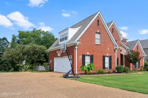 1665 Cedar Lake Cir, Hernando, MS 38632 photo 4