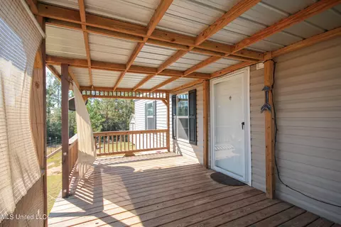 10 Little Beaver Ln, Mchenry, MS 39561 photo 4
