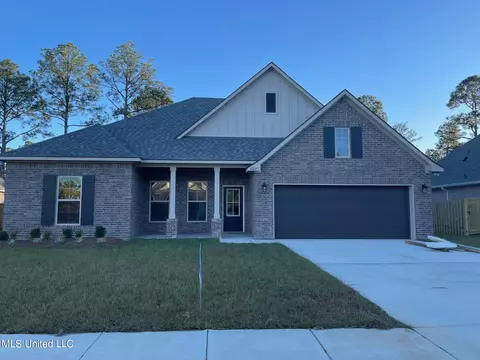 6837 Rolling Green Dr, Pass Christian, MS 39571
