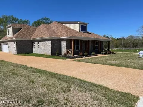 Exterior - 1313 Grove Park Office Dr, Hernando, MS 38632 photo 8 of 9