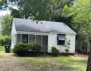 325 W Adams Ave, Greenwood, MS 38930