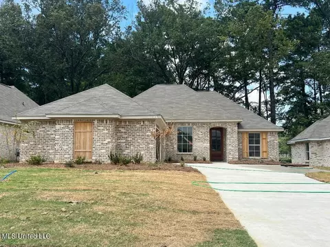 517 Silver Hill Dr, Pearl, MS 39208
