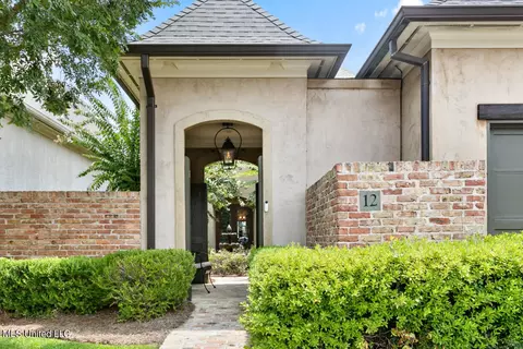 12 Arlington Park, Jackson, MS 39211 photo 2