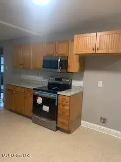 13329 Hollow Oak Ln, Ocean Springs, MS 39564