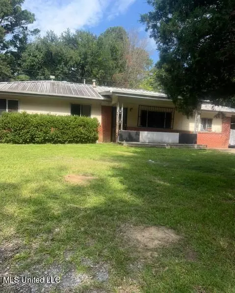 463 Queen Theresa Ln, Jackson, MS 39209