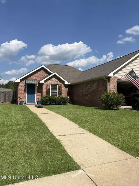 623 Lexington Dr, Florence, MS 39073