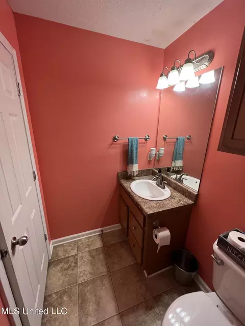 623 Lexington Dr, Florence, MS 39073 photo 12