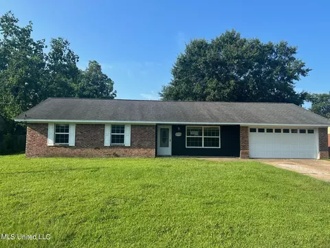 206 Janelle Dr, Gulfport, MS 39503