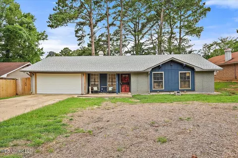 117 Thousand Oaks Cir, Jackson, MS 39212 photo 1